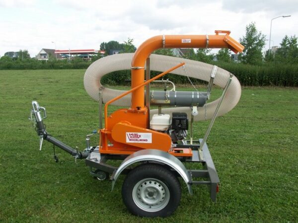 Aspirateur de feuilles sur essieu routier 525M