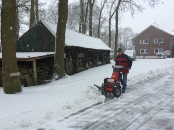 Porte-outils Kersten K1500G avec lame neige SCHN pour le déneigement de la voirie