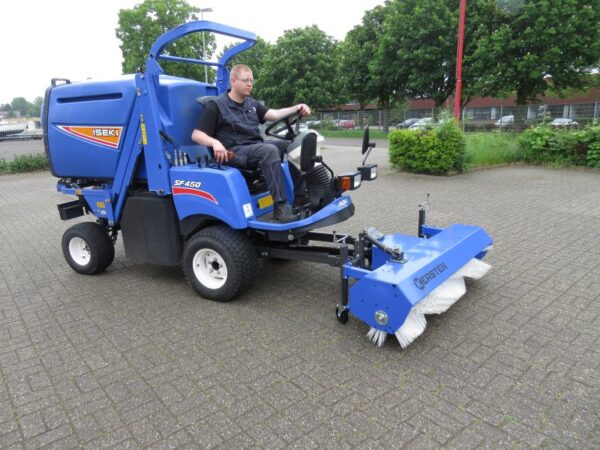 Balayeuse Kersten KM45 sur Iseki SF 450