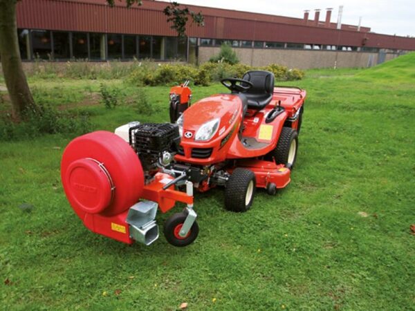 Souffleur LBV-HO-FKDR sur Kubota GR avec relevage hydraulique FKDR